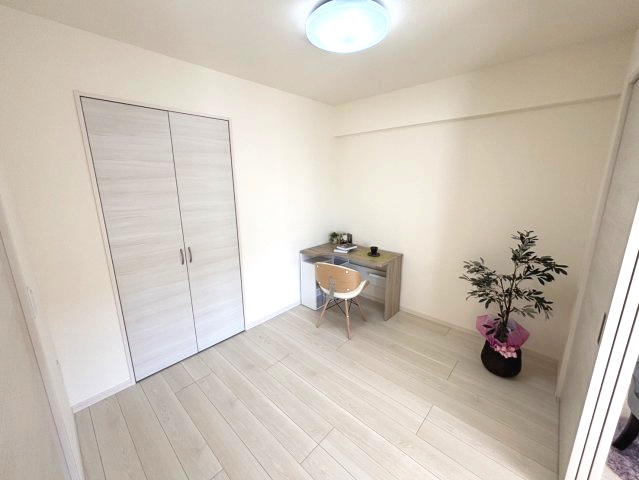 ウィザースレジデンス盛岡サザンテラスの洋室|(3)5.0 帖です。こちらのお部屋を開放しますとリビングを広々お使いになれます。