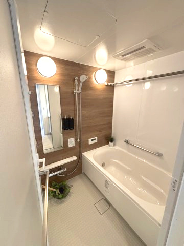 ウィザースレジデンス盛岡サザンテラスの浴室|優しい色合いのお風呂でリラックスできます。