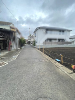 【前面道路含む現地写真】 | 前面道路（東側）