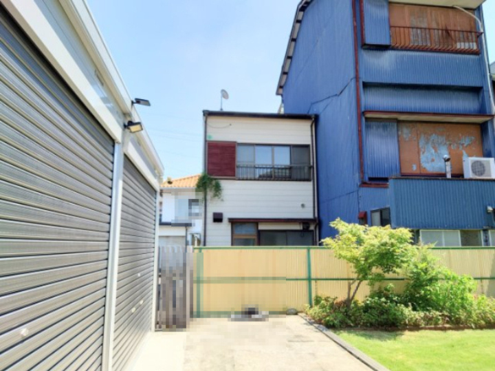売中古戸建　静岡市清水区本町の外観|お庭側からの外観です。勝手口からお庭に出られます。