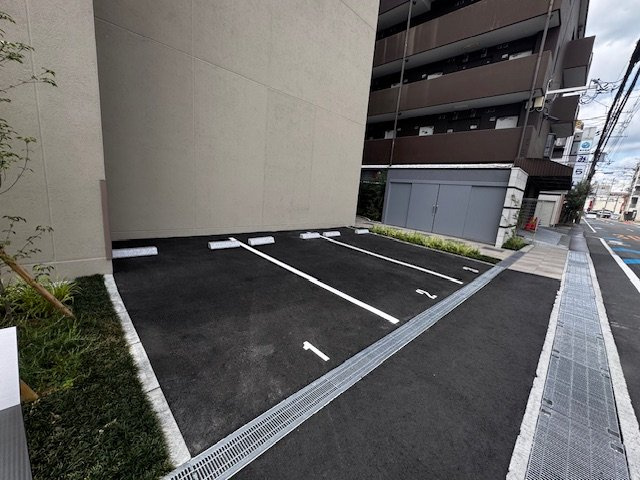 ストーリアイバラキの駐車場