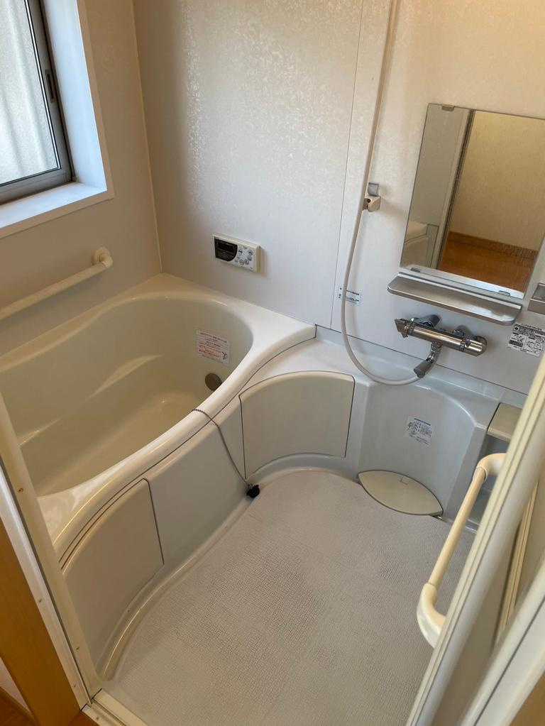 川越市大字下松原の中古一戸建の浴室|綺麗なお風呂で1日の疲れを癒してください♪
