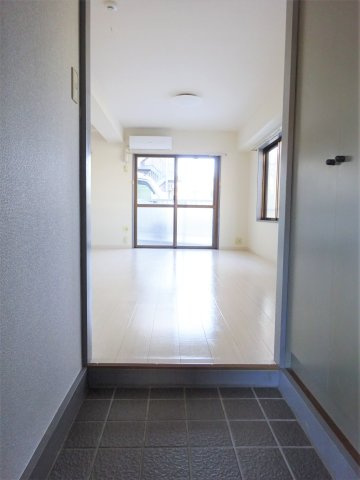 レナジア東所沢の玄関