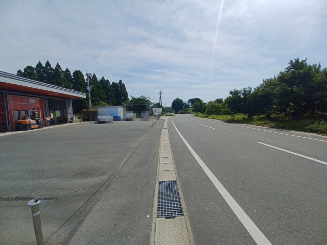 熊本市南区城南町藤山の店舗の周辺|前面道路