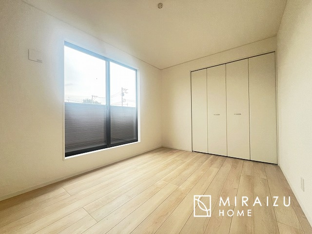 【寝室】 | 建物完成につき、実際のお部屋をごゆっくりご見学いただけます。お休みの日にご家族で見学はいかがでしょう。