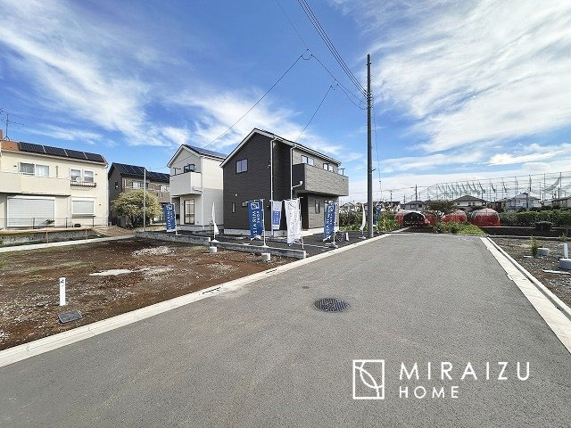 【前面道路含む現地写真】 | 日当たりの良いお家は嬉しいですよね。それぞれ価値観が分かれる箇所です、実際に内覧して日当たりの心地よさをご体感下さいね♪