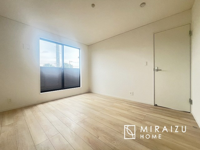 【洋室】 | 建物完成につき、実際のお部屋をごゆっくりご見学いただけます。お休みの日にご家族で見学はいかがでしょう。