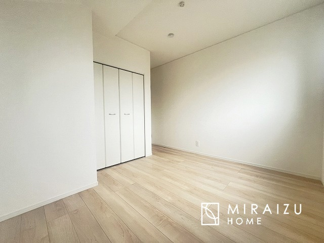 【洋室】 | 平日・休日問わず、いつでもご見学が出来ます♪☆実際に見て、触れて感じる安心のお住まい探しを体験して下さい♪☆物件情報だけでなく、地域の特色などなどエリア情報もお伝え出来たら嬉しいです♪