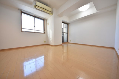 【居間・リビング】 | セルフィーユ三宮