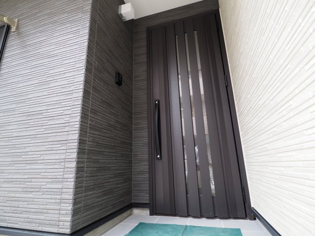 高崎市江木町の一戸建てのエントランス