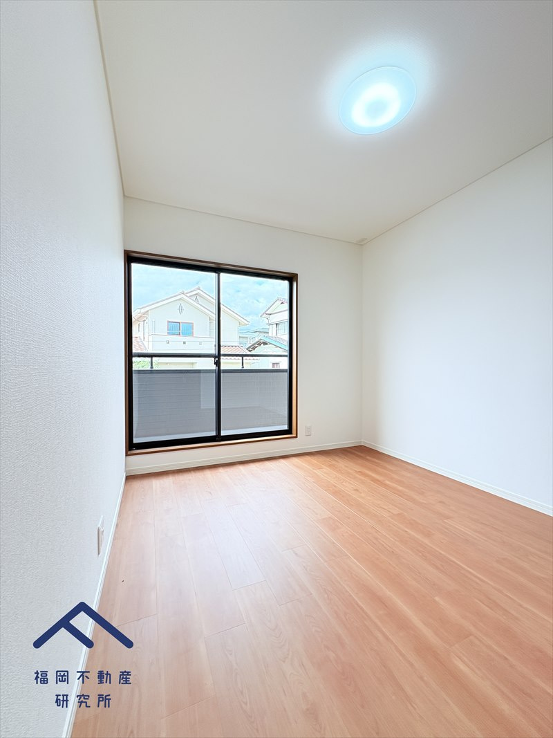 東区青葉３丁目　戸建ての洋室