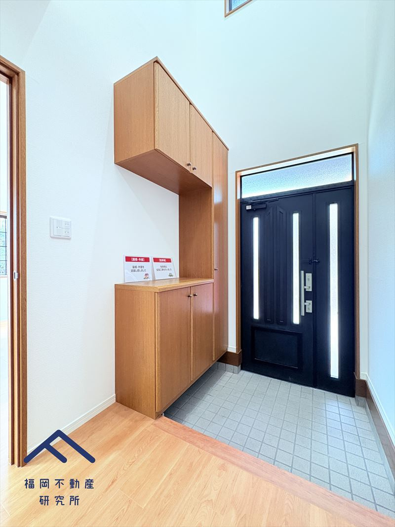 東区青葉３丁目　戸建ての玄関