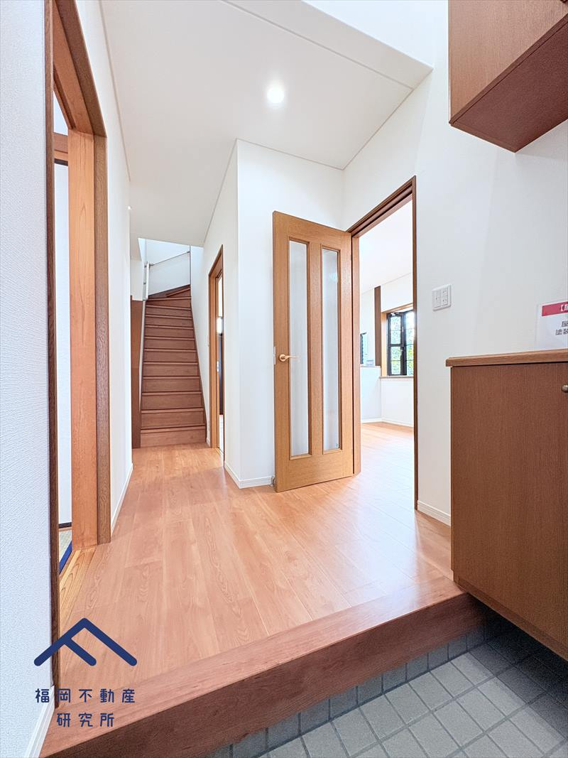 東区青葉３丁目　戸建ての玄関