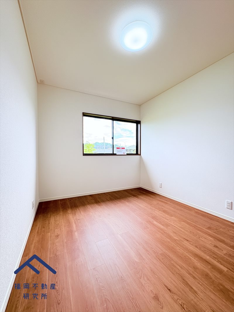 東区青葉３丁目　戸建ての洋室