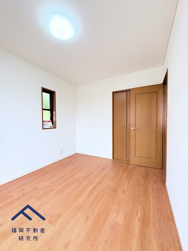 東区青葉３丁目　戸建ての洋室