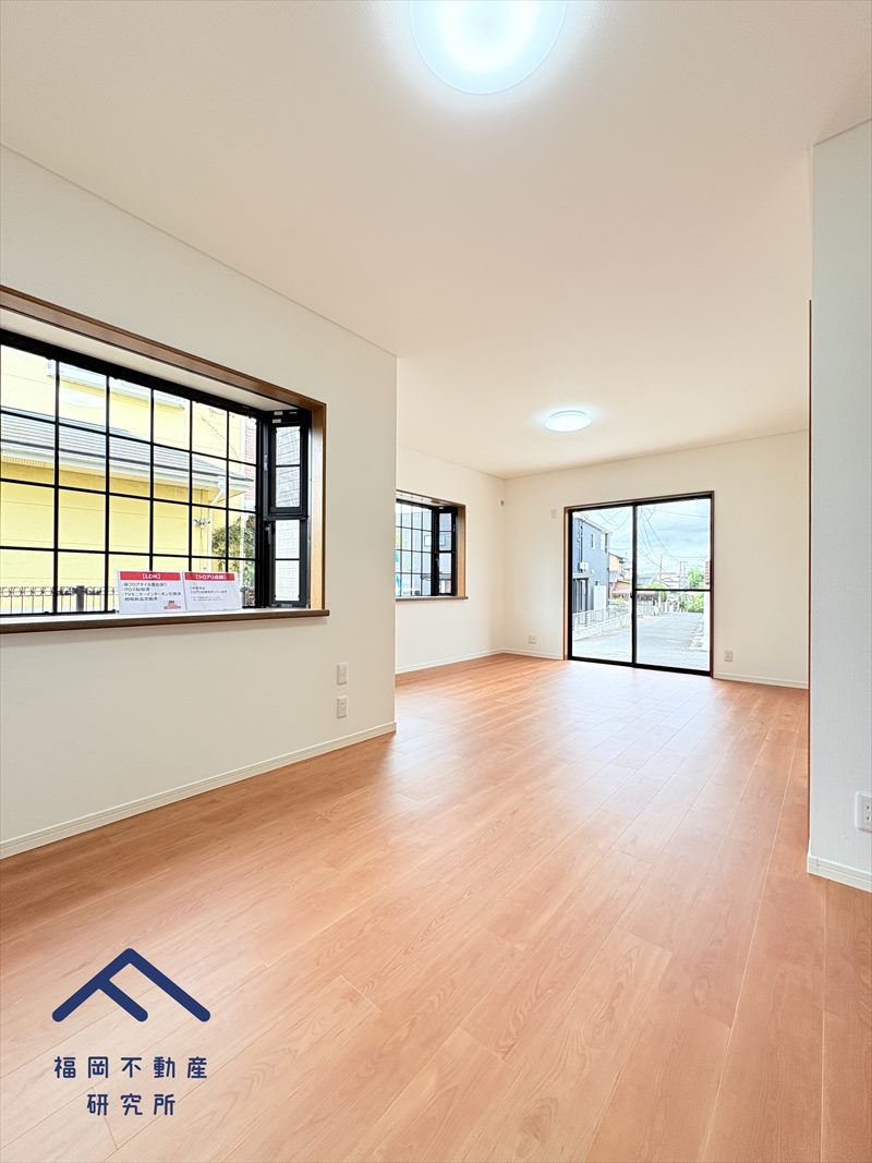 東区青葉３丁目　戸建ての居間・リビング