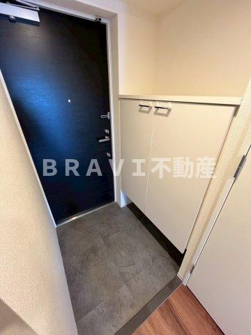 アプリーレ松屋町　BRAVI不動産の玄関|【アプリーレ松屋町】収納もある玄関です