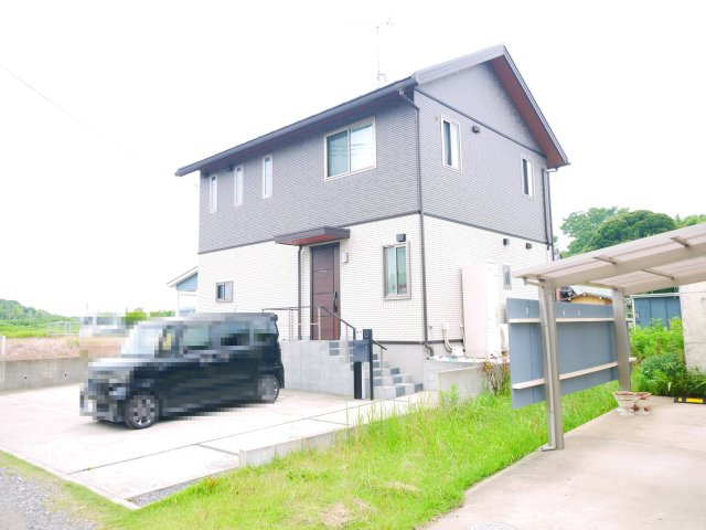 茂原市小林　中古戸建の外観|令和元年3月築 敷地約101坪 ４SLDK セキスイハイム施工 太陽光発電システム ウッドデッキ付