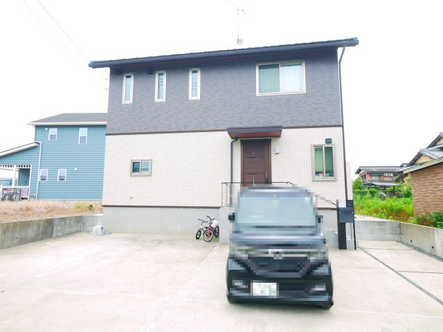 茂原市小林　中古戸建の外観|令和元年3月築 敷地約101坪 ４SLDK セキスイハイム施工 太陽光発電システム ウッドデッキ付