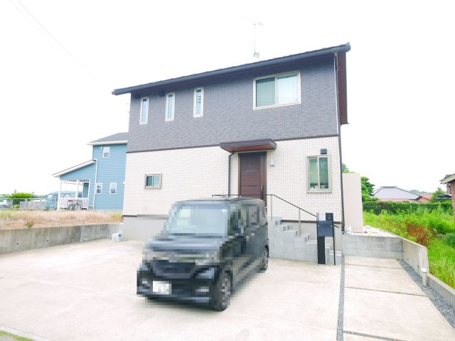 茂原市小林　中古戸建の外観|令和元年3月築 敷地約101坪 ４SLDK セキスイハイム施工 太陽光発電システム ウッドデッキ付