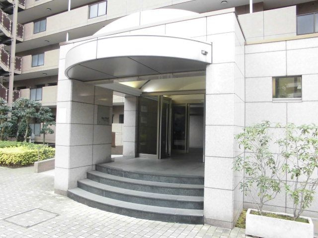 シスナブ池袋本町のエントランス