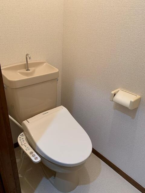 メゾンエスポアールのトイレ