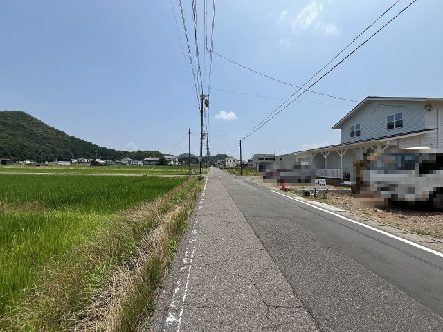 土地　太郎丸北郷の前面道路含む現地写真|南道路