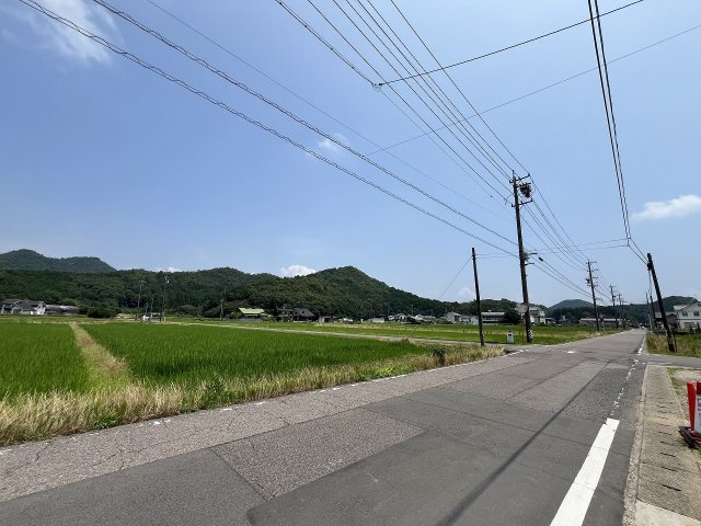 土地　太郎丸北郷の前面道路含む現地写真|南道路