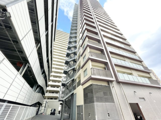 ブランズタワー香里園ロジュマンの外観