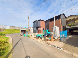 【前面道路含む現地写真】