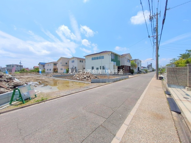 下之一色町の前面道路含む現地写真