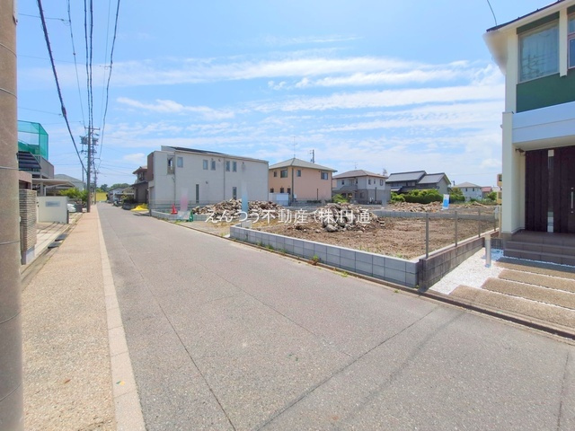下之一色町の前面道路含む現地写真