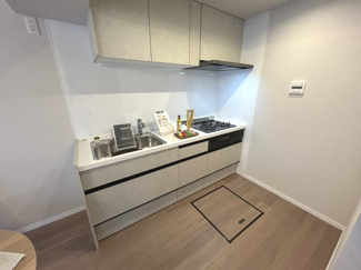 【キッチン】 | 富岡シーサイドコーポM棟 | システムキッチン新規交換済み・床下収納付です。