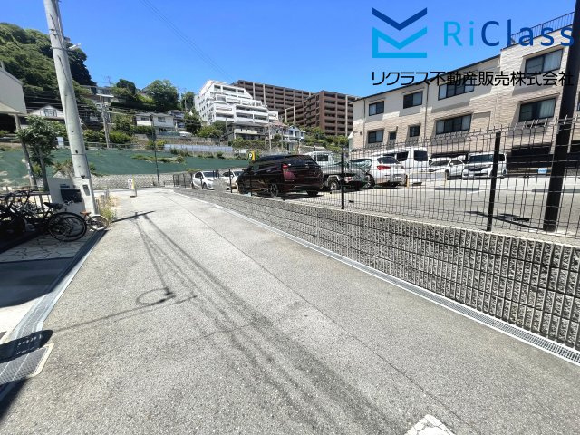 中古戸建　神戸市須磨区須磨浦通6丁目4-22の前面道路含む現地写真|前面道路含む現地写真です