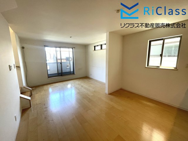 中古戸建　神戸市須磨区須磨浦通6丁目4-22の居間・リビング|リビングです