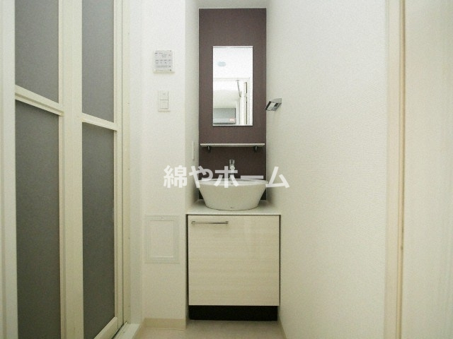 エスリード難波ステーションゲート サウステラスの独立洗面台|独立洗面台で身支度をすべて済ませてしまいましょう