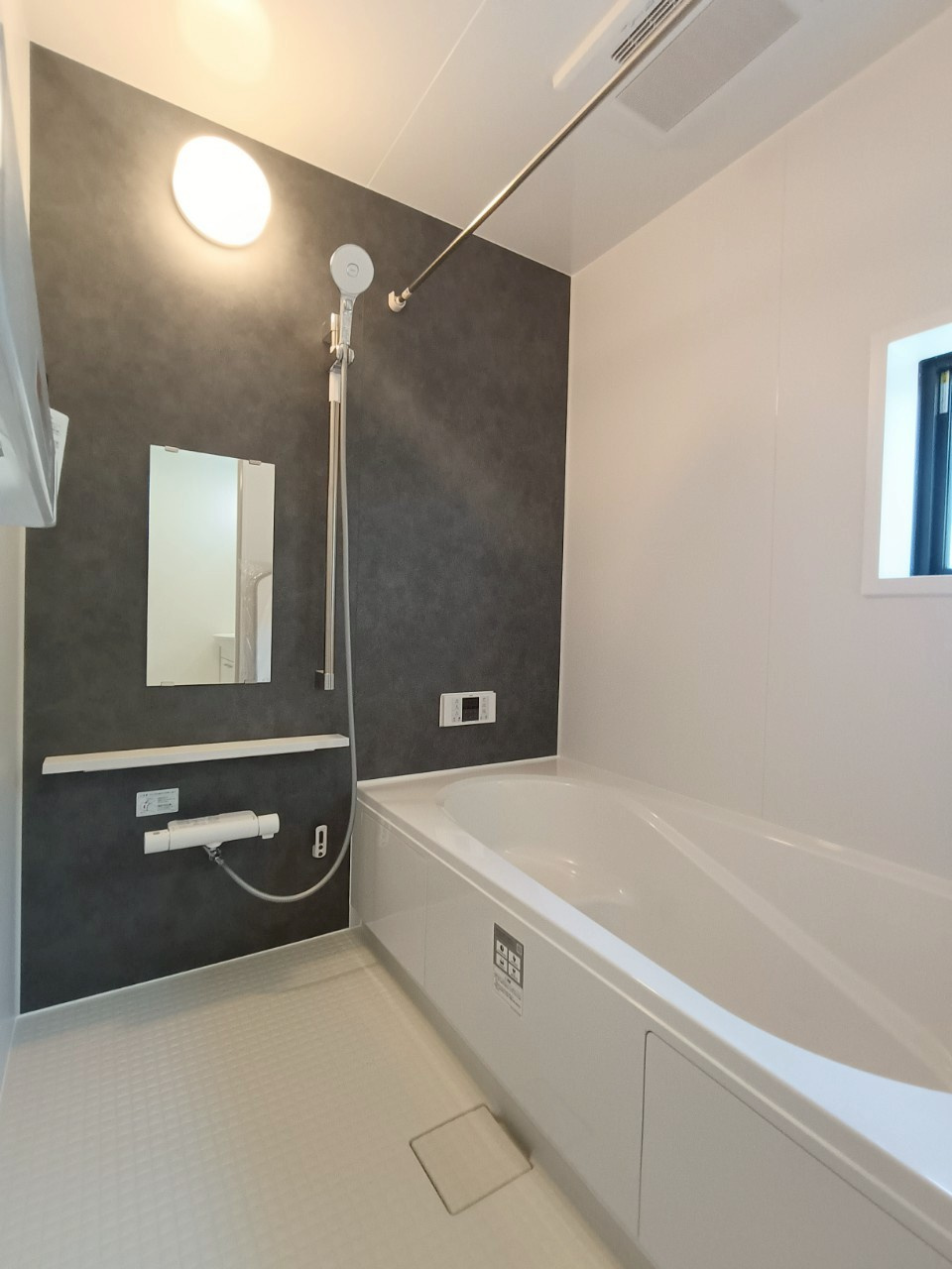 八潮市　緑町3丁目　新築戸建　　全2棟の浴室|施工例です