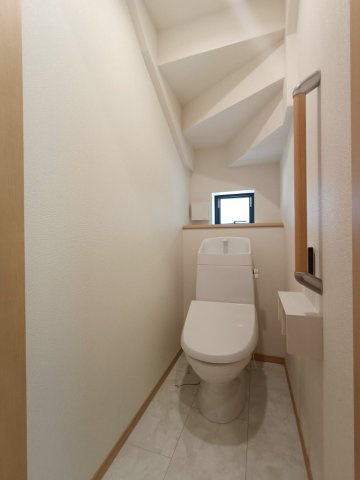 八潮市　緑町3丁目　新築戸建　　全2棟のトイレ|施工例です