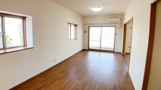 パルク山代の居間・リビング