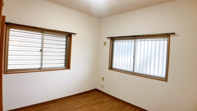 パルク山代の洋室