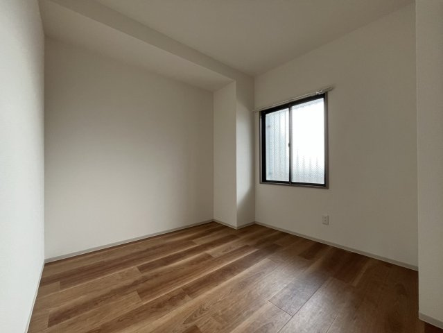 メイゾン桂東の洋室