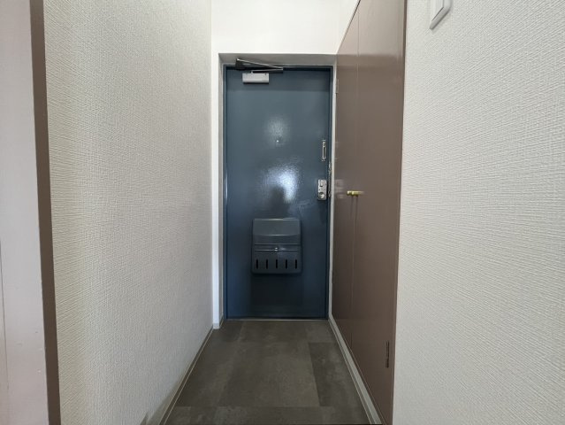 メイゾン桂東の玄関