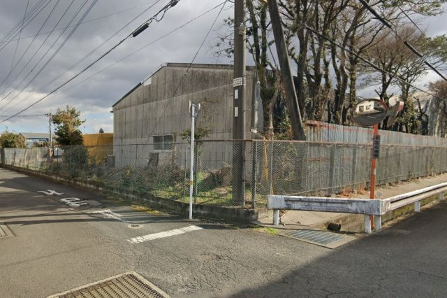 都城市都北町の倉庫の外観