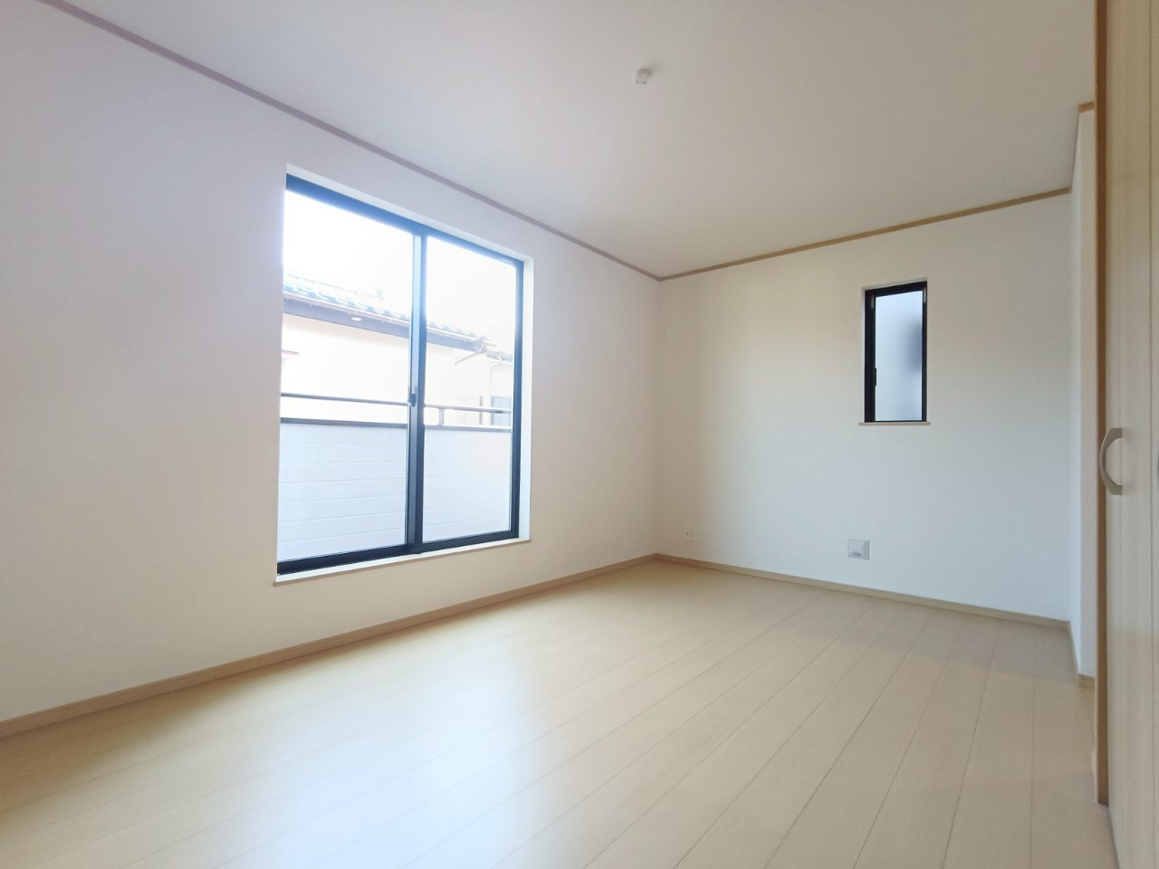 八潮市　緑町3丁目　新築戸建　　全2棟の洋室|施工例です