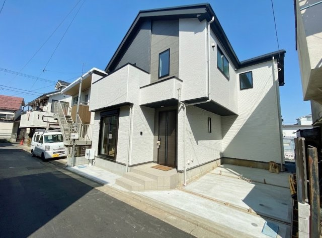 板橋区赤塚7丁目 限定1棟の駐車場|駐車スペースもしっかりとした広さがございます