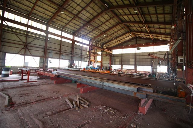 境港市外江町　売倉庫の内装|幅30ｍございます。
広々とした空間となっております。