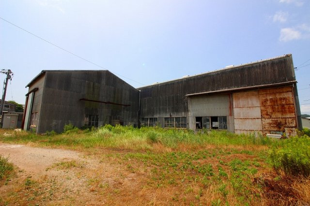 境港市外江町　売倉庫の外観|鉄骨造平屋建です。


