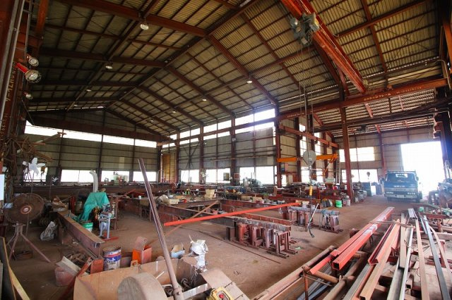 境港市外江町　売倉庫の内装|鉄骨造平屋建内部の写真になります。
現在は鉄工所として利用されており、様々な機械が置かれております〇