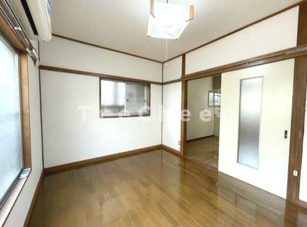 上野アパートメントの洋室