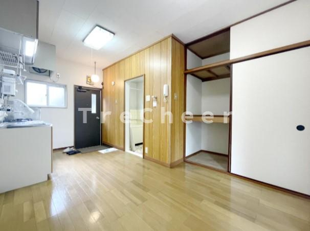 上野アパートメントの居間・リビング